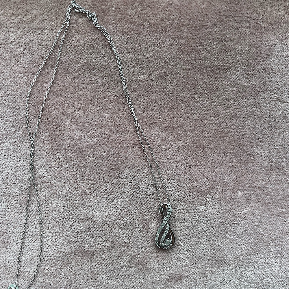 1/4 Carat T.W Diamond Teardrop Pendant Necklace - Picture 9 of 9